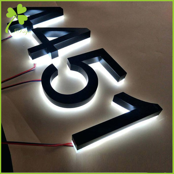 Face and Halo lighted acrylic letters L200