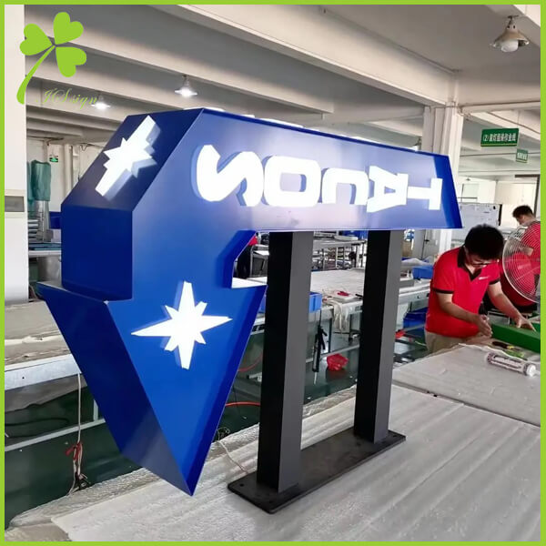 Vertical Blade Signage Manufacturer